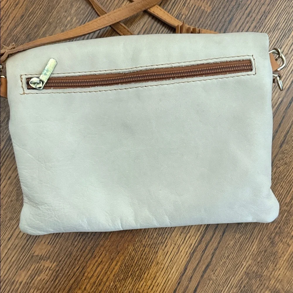 VERA PELLE Cream Crossbody Bag - Picture 3 of 9